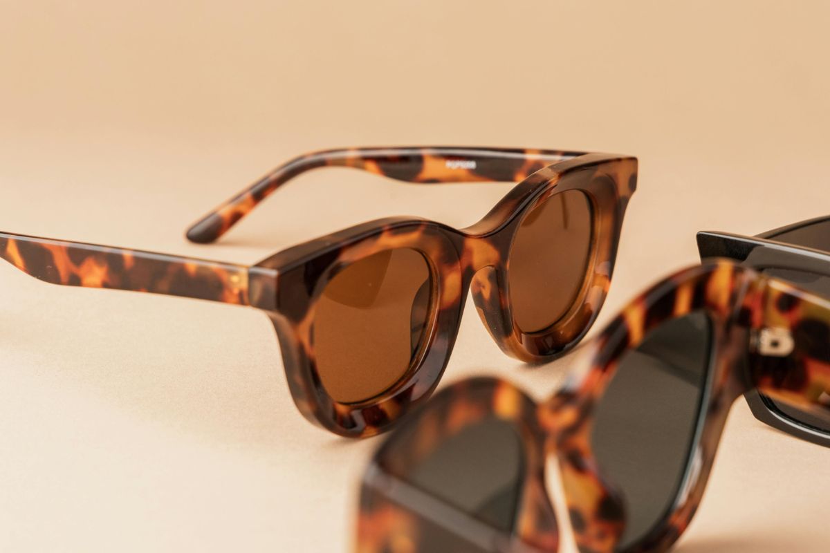 Timeless Charm Of Tortoiseshell Glasses — FENNEC